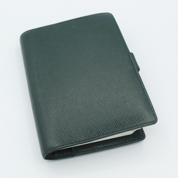 More photos of LV Taiga Leather PM Agenda - Picture 2 of 6